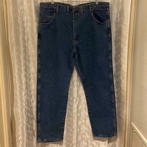 Wrangler Men’s Rugged Wear Blue Jeans Size 42x32 💥